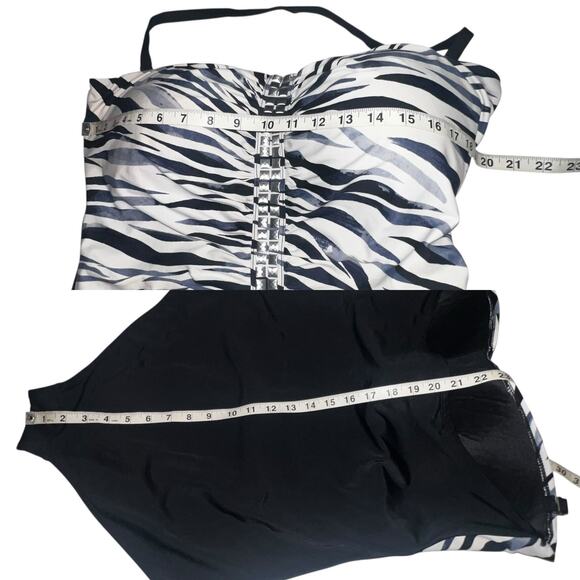 Swimsuits for All 1-Piece Bandeau Swimsuit
Black & Gray Animal Print Jeweled 16 - Picture 10 of 11
